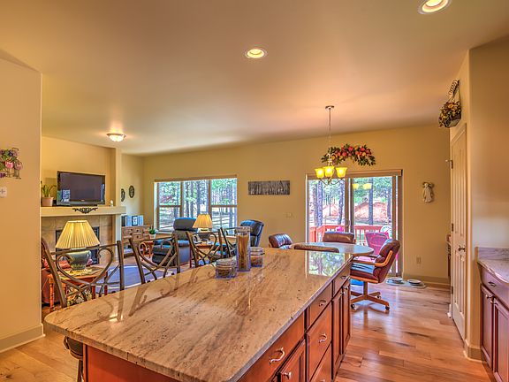 2nd image of 1104 Ptarmigan Dr