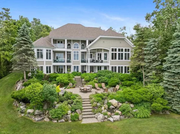 6804 Preserve Dr N, Bay Harbor, MI 49770