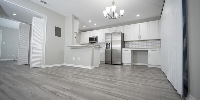 1st image of 9011 Pebble Creek Dr