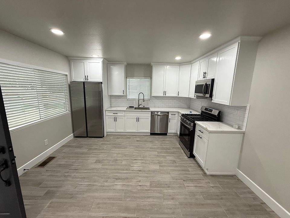 1st image of 720 1/2 Penrith Dr