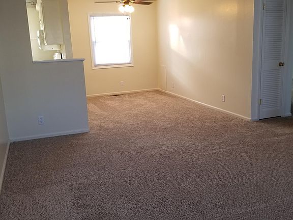 2nd image of 501 N Dolan Dr
