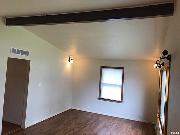 5th image of 113 W Kellogg Ave