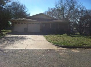 303 5th St, Palestine, TX