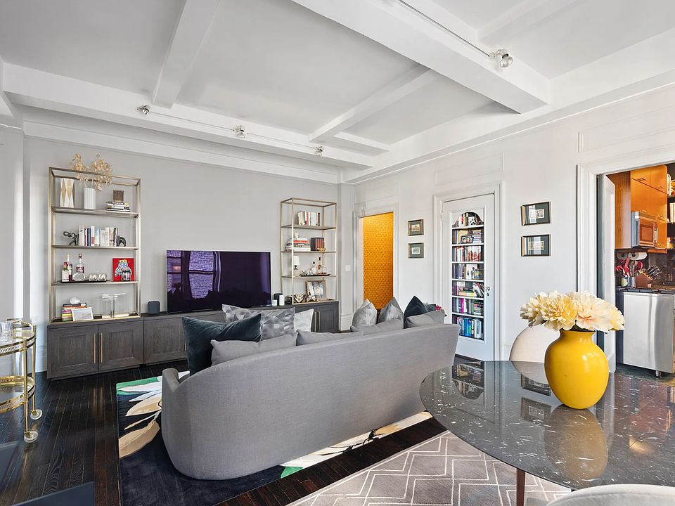 1st image of 135 W 79th St APT 12C