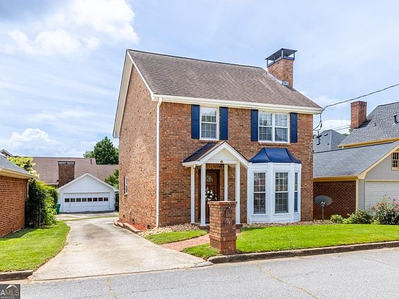 2nd image of 3109 Henderson Walk