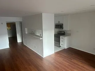 The Courtyard Apartments — Photo 24