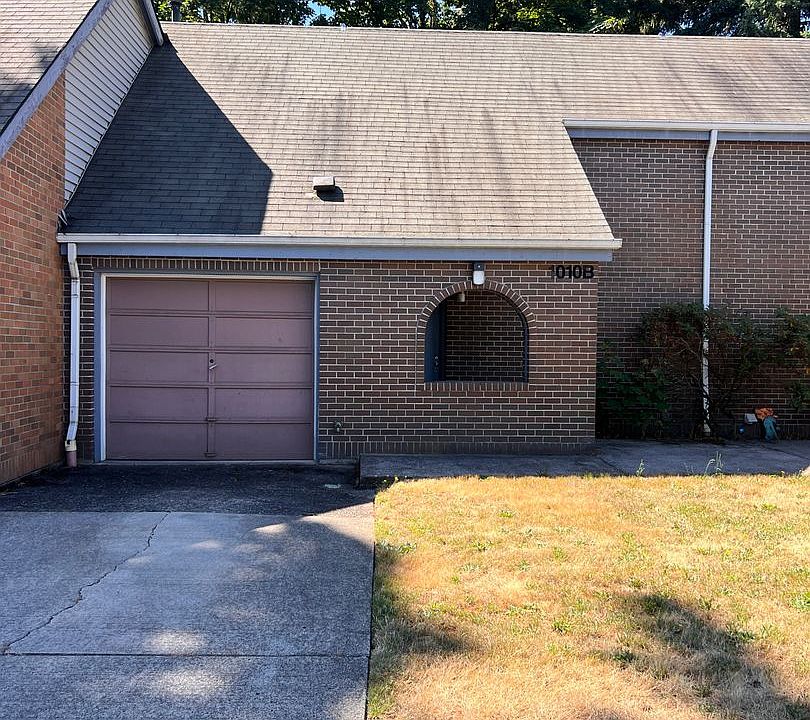 1st image of 1010B NE 142nd Ave #0