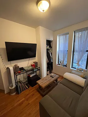 Rented by Urban Real Estate Property Group Inc | media 9