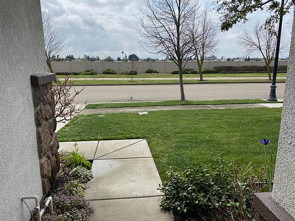 4th image of 1719 Glenoaks St