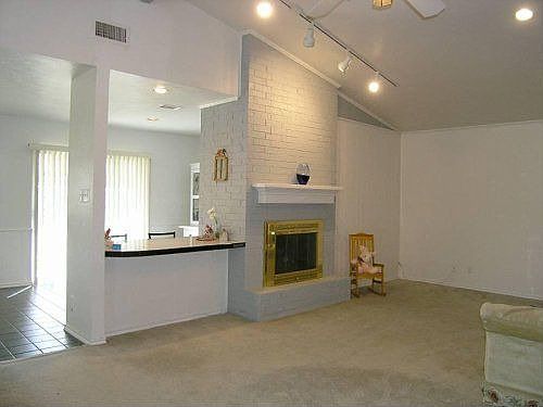 3rd image of 2130 Huntington Dr