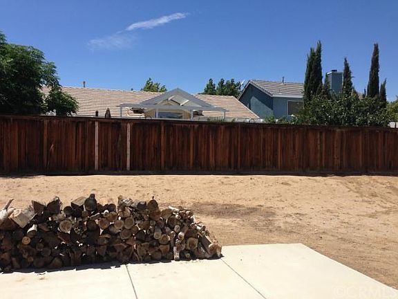 3rd image of 14790 Sheridan Ct