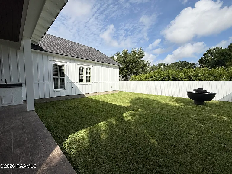 102 Orchard Park Ave — Photo 39
