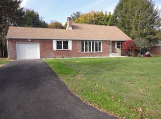 25 Pleasant View Rd, Poughkeepsie, NY 12603