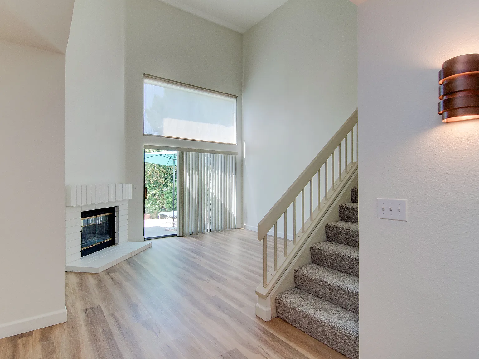 3 bed, 2.5 bath, 1567 sqft, $4,700 — Photo 3