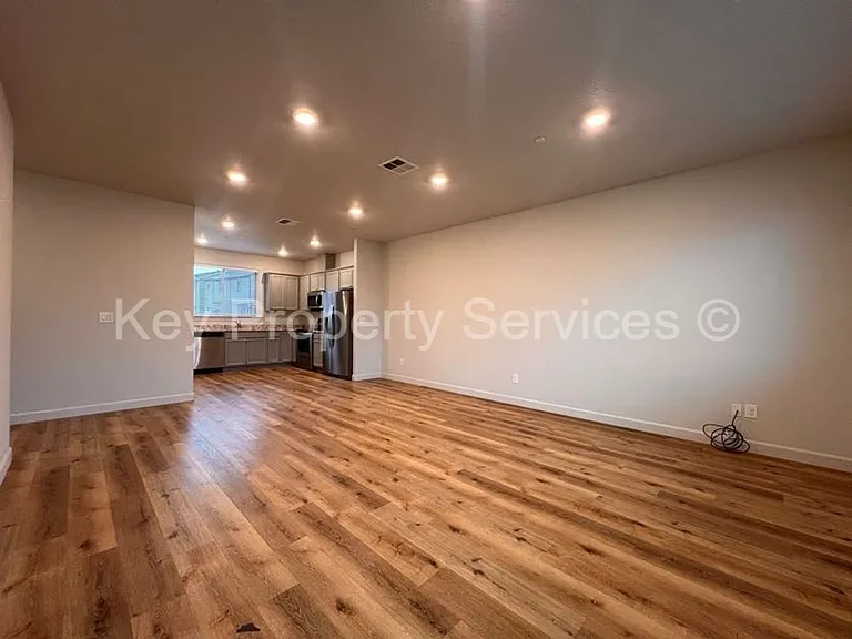 174 Loganberry Ct — Photo 3