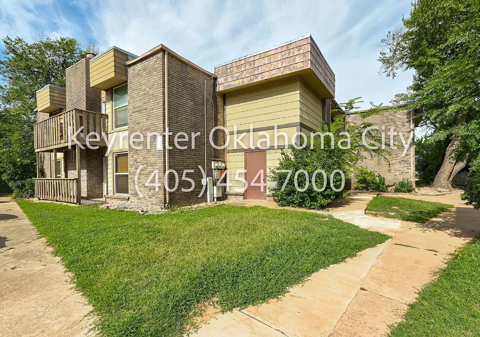 6550 N Meridian Ave Townhouse — Photo 1