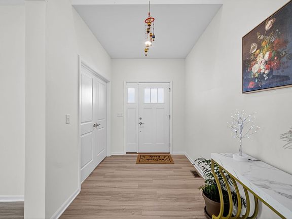 3rd image of 3803 Ivy Ln
