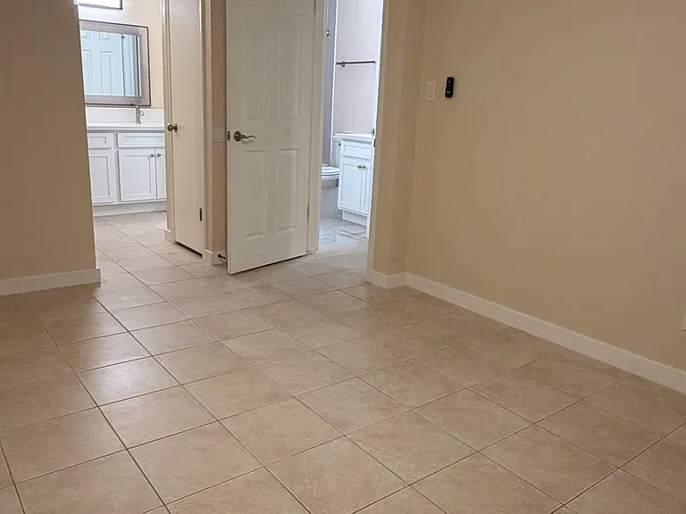 1390 W Galveston St #3 — Photo 6