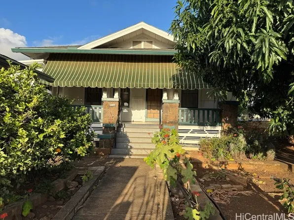1906 Beckley St, Honolulu, HI 96819