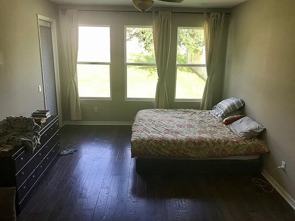 3rd image of 4890 Palmetto Park Dr