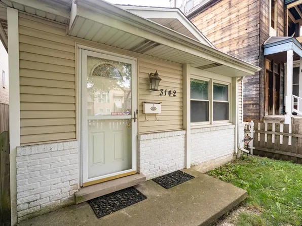 3142 N Leavitt St, Chicago, IL 60618