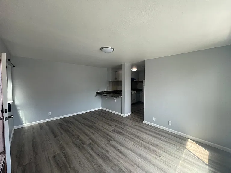 1713 Dwight Way — Photo 7