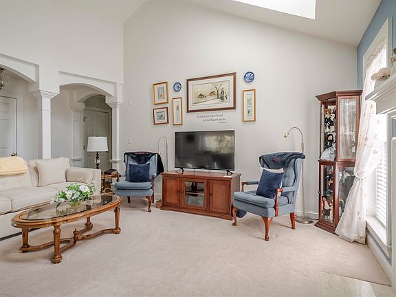 3rd image of 1229 Stonegate Way