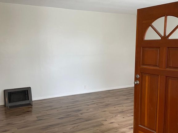 2nd image of 6158 Dunrobin Ave