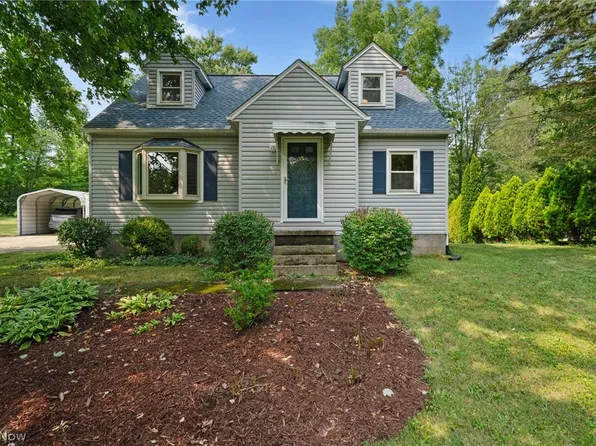 2134 Plymouth Dr, Uniontown, OH 44685