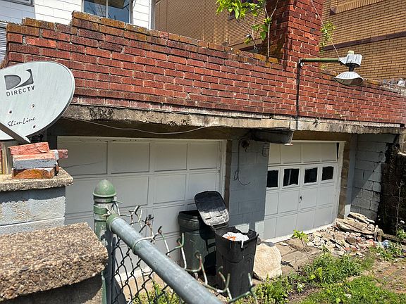 4th image of 427 Agatha St