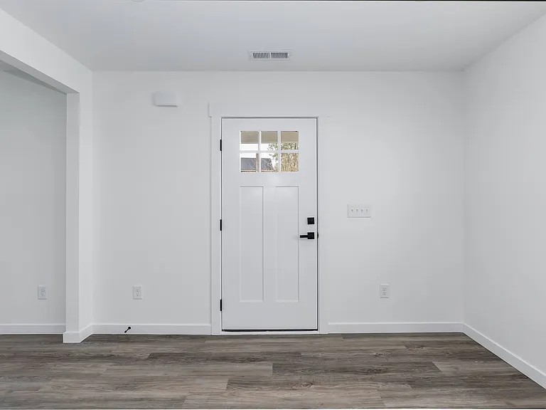 413-415 Sycamore St — Photo 5