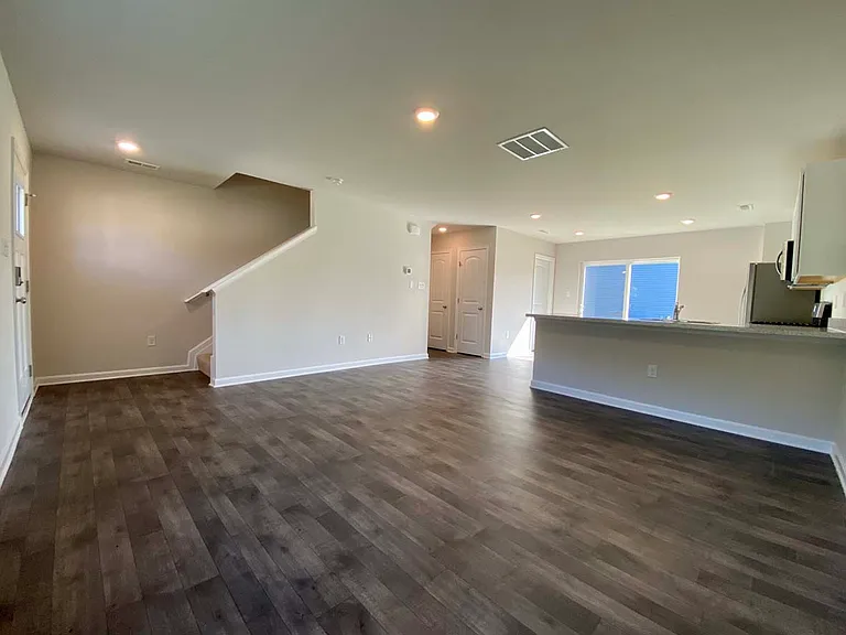 407 Mardella Dr — Photo 7