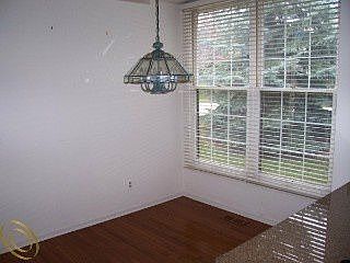 4th image of 686 Brockmoor Ln #1