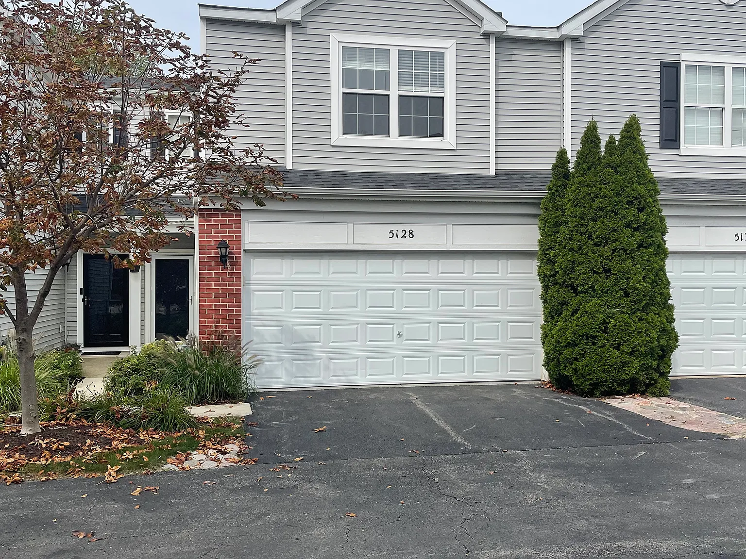 2 bed, 1.5 bath, 1484 sqft, $2,400 — Photo 1