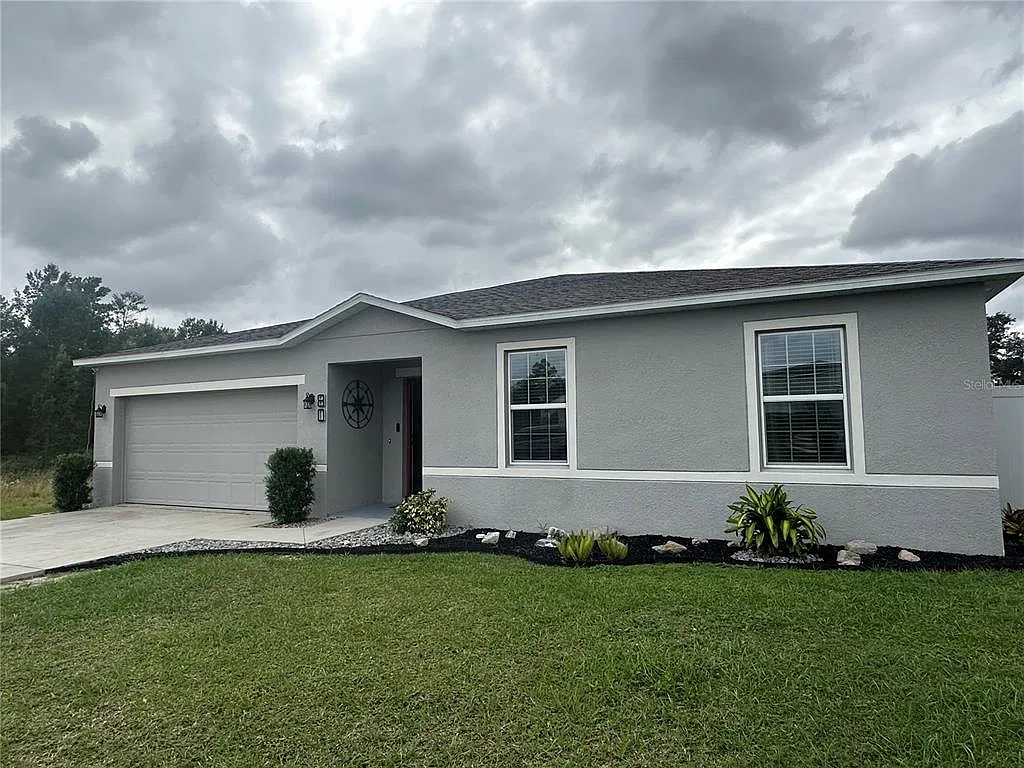 4 bed, 2.0 bath, 1874 sqft, $1,950 — Photo 2