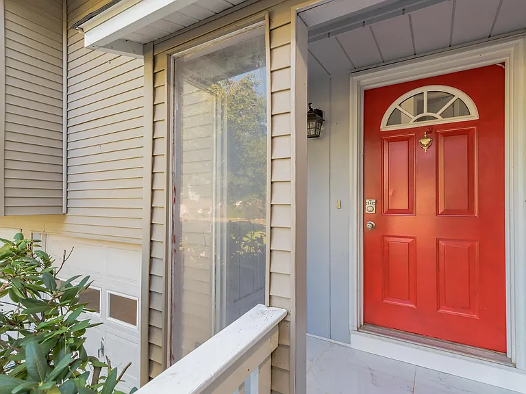261 Skyline Dr — Photo 33