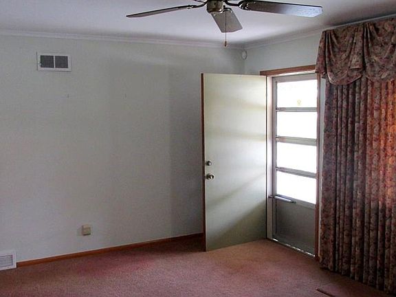 3rd image of 4929 S 24th West Pl