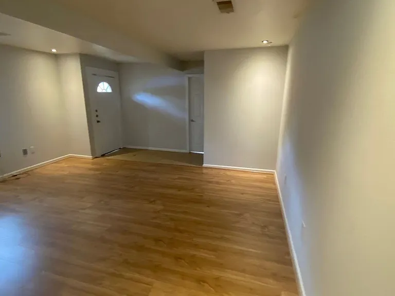 1918 Oleander Dr — Photo 2