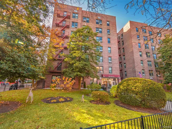 33-44 Junction Boulevard #2V, Jackson Heights, NY 11372