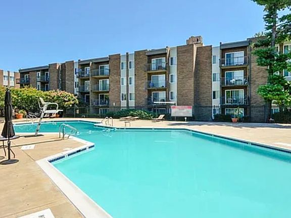 4th image of 75 S Reynolds St APT 317