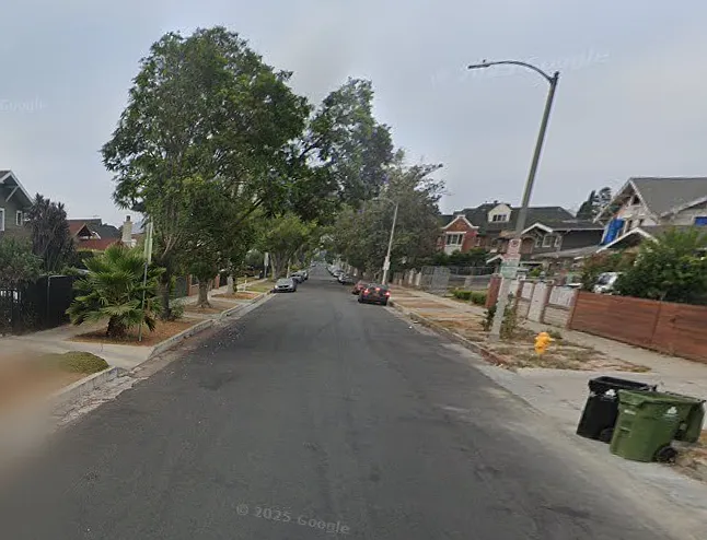 141 N Hobart Blvd — Photo 6