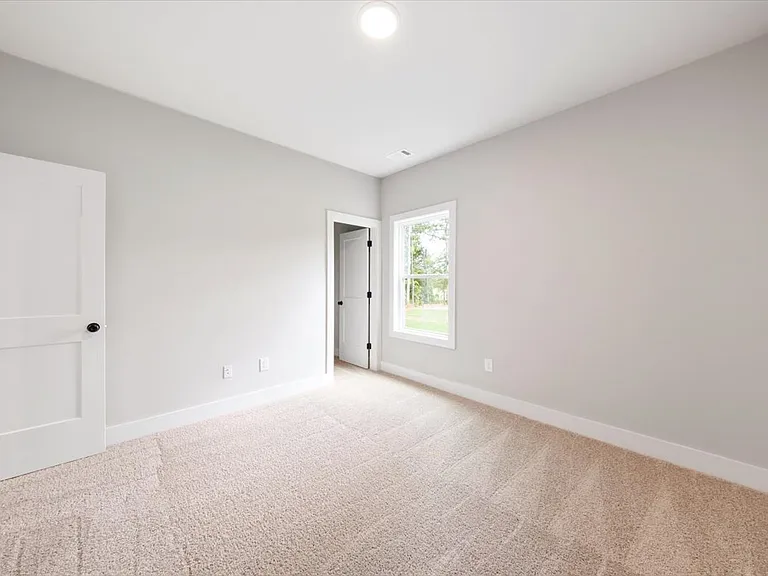202 Railroad St — Photo 16