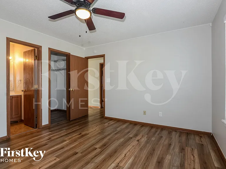 5355 Milhouse Rd — Photo 10