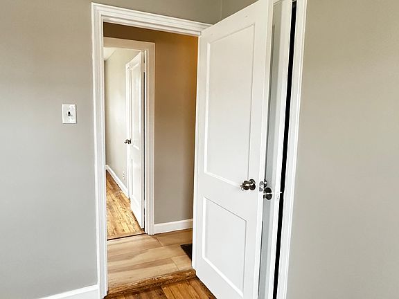 3rd image of 17 Anzio Rd #2