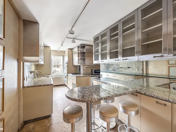 40 East 84th Street image 7 of 23