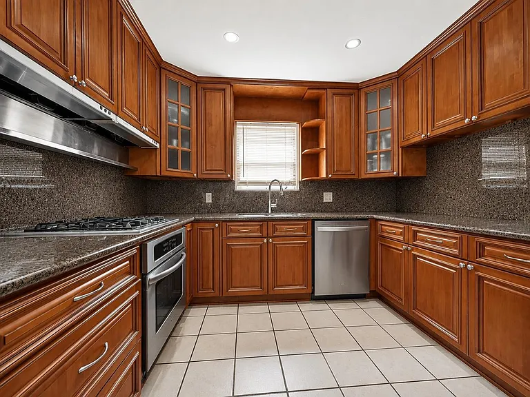 8831 Sandstone St — Photo 10