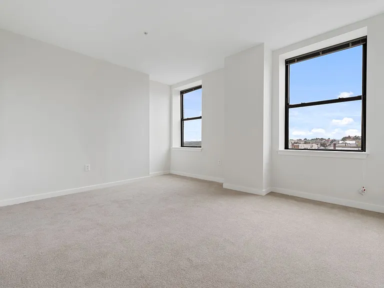 Altamont Apartments — Photo 61