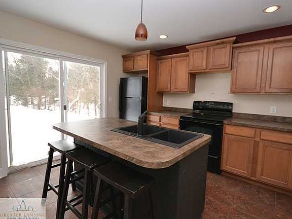 4th image of 2341 Kenmore Dr