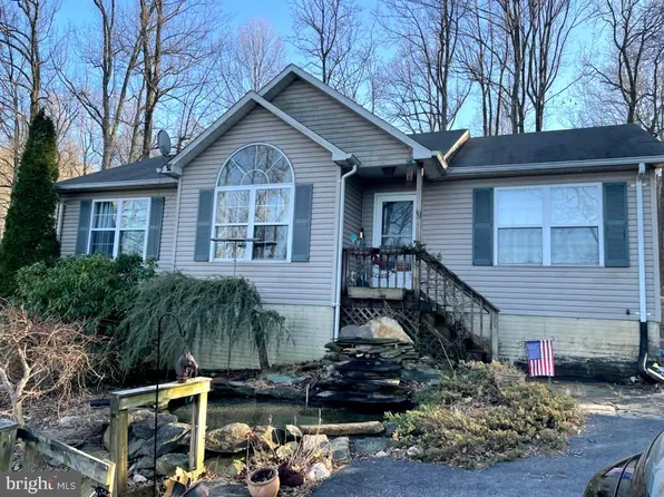 7 Tee Ct, Linden, VA 22642