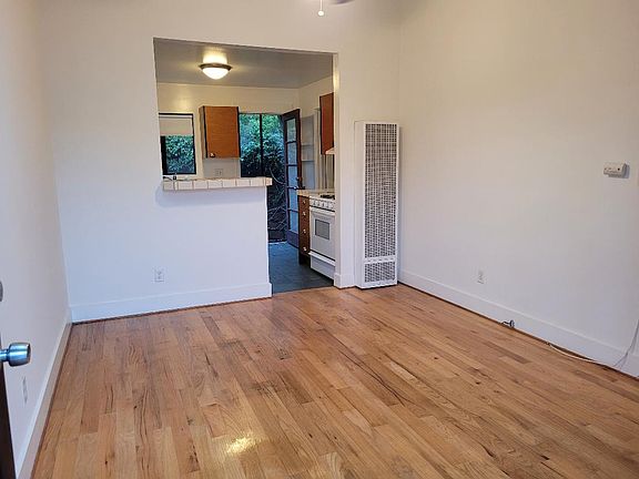 4th image of 1016 Electric Ave #1016